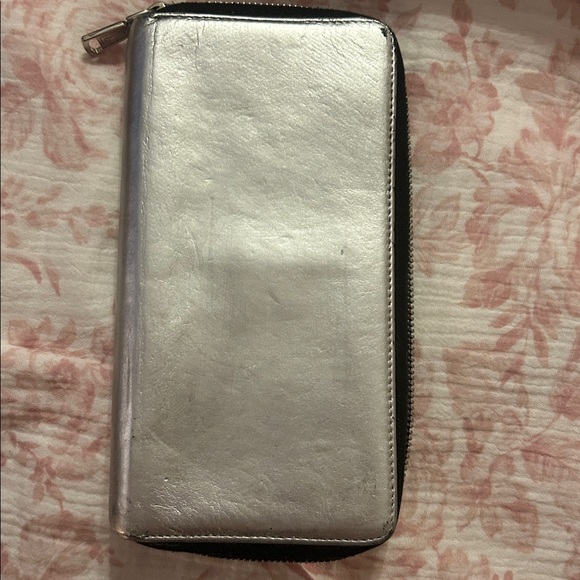 Yves Saint Laurent Leather Continental Wallet - Picture 13 of 13